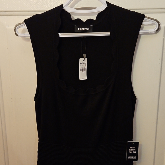 Express Black Scalloped Neck & Hem Sleeveless Knit Sweater Dress - Size M - Picture 2 of 11